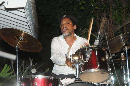 JAMAICA-Veteran-musician-Desi-Jones-dies JAMAICA- Veteran musician Desi Jones dies