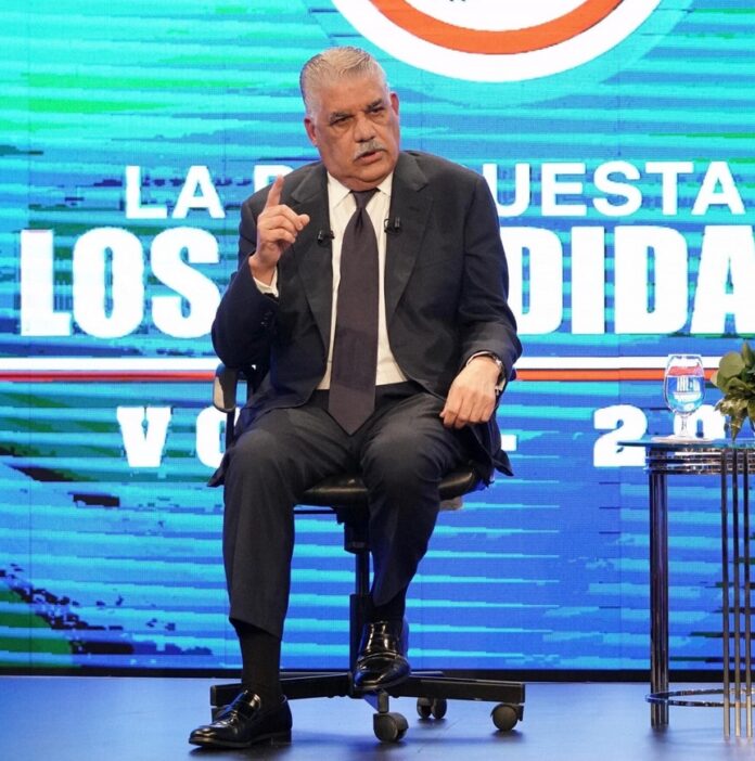 DOMINICAN REPUBLIC-Presidential candidate rejects plans for Haitian refugee camps