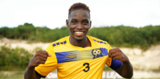 FOOTBALL-Applewhaite signs deal to play for Connecticut United FC.