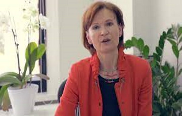 Lilia-Burunciucs Caribbean water engineers and policymakers at a regional workshop in Barbados discuss modernizing water systems with charts showing climate-resilient infrastructure projects for jobs, resilience, and growth across the region in 2026