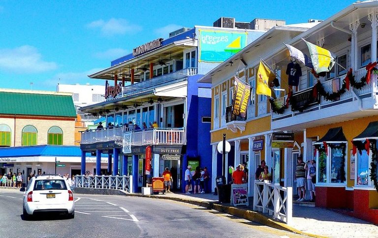 2018: Record-Breaking Arrivals for Cayman Islands