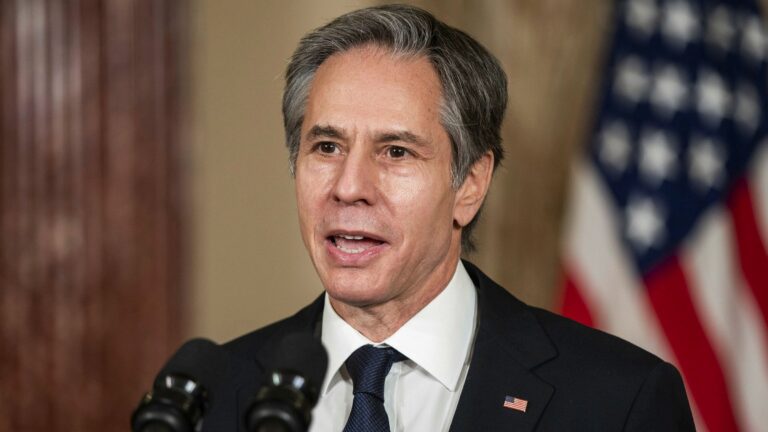 &nbsp;The US imposes visa restrictions on Cuban officials