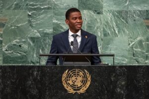 DBB94592-7598-46C0-88F4-290488BEA4F2-300x200