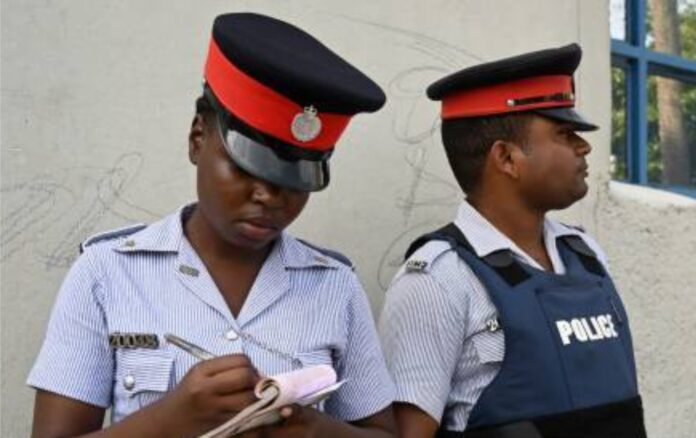JAMAICA-Police force eliminates gender-specific references