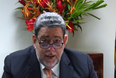 Gonsalves-CO ST. VINCENT-AWARD-Prime Minister Gonsalves gets highest Japanese award
