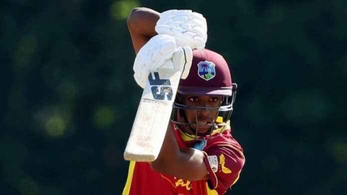 LEAD Auguste shines before rain cuts short play