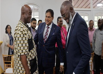 Santokhi-and-royalties