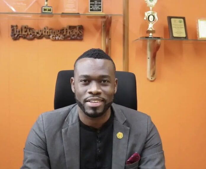 Primary school mourns death of principal and his wife in US road crash