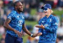 CRICKET-Bethell, Archer awarded two-year contracts by England. England cricket contracts being presented to Bethell and Archer