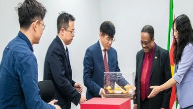 China-bauxite-Suriname Suriname government officials and mining executives negotiating bauxite agreement
