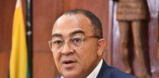 JAMAICA-Health minister says no need to panic as Jamaica deals with leptospirosis outbreak. Jamaica Health Minister addressing leptospirosis outbreak press conference.