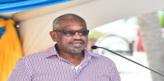 BAHAMAS-Former prime minister still has his eyes on Killarney seat.