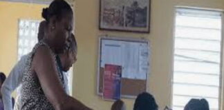 Barbados-Barbadians are voting for a new government.