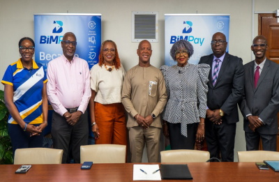 CBB-seniors Central Bank and BARP officials at digital literacy workshop for seniors in Barbados