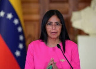 GRENADA-Acting Venezuelan President to visit Grenada. Acting Venezuelan President greeted by Grenadian officials at airport tarmac