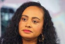 BERMUDA-Bermuda introduces a new initiative to end Homelessness. Minister of Youth Social Development and Seniors Tinée S. Furbert holds the Plan to End Homelessness document at a press conference in Hamilton, Bermuda, announcing a comprehensive 2025-2028 National Homelessness Action Plan developed over 2.5 years with input from 400 Bermudians experiencing homelessness