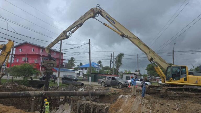 GUYANA-Light and Power Company threatens to sue the Chinese construction company.