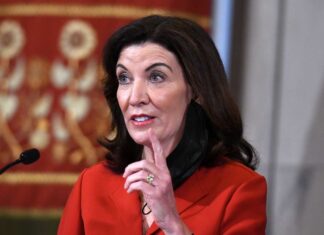 UNITED STATES–Advocates press New York lawmakers to pass immigration protections. Immigration advocates rallying outside New York state capitol