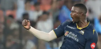 CRICKET-Holder’s bowling heroics lead Titans to victory. Holder celebrating with teammates after taking key wickets in Titans win